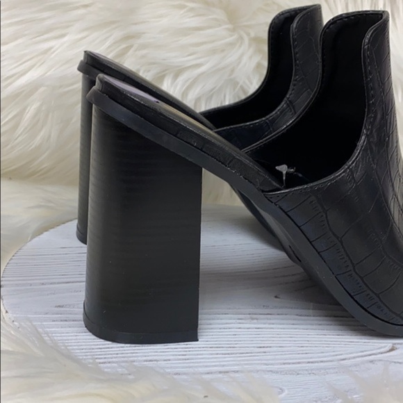 Seven7 | Black Croc Texture Platform Slide On Shoe - Picture 2 of 8